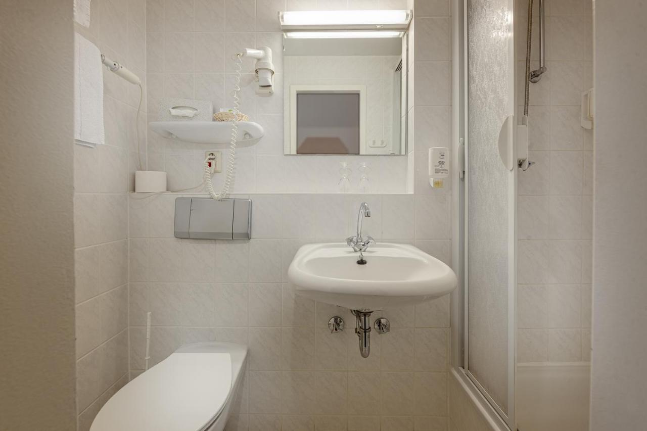 Hotel Horizont Gmbh Нойбранденбург Экстерьер фото